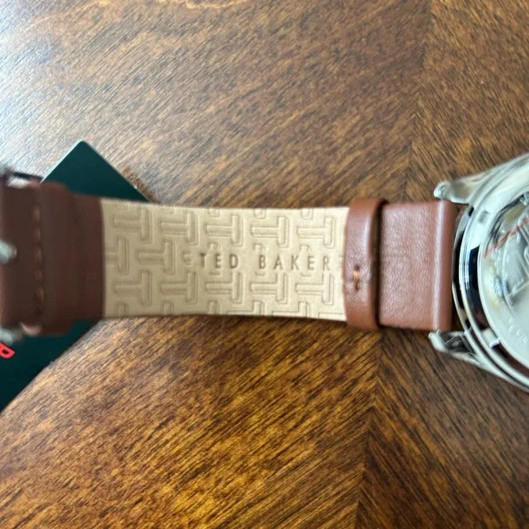 Ted Baker man’s Leytonn watch, leather strap & 50 meters water resistant